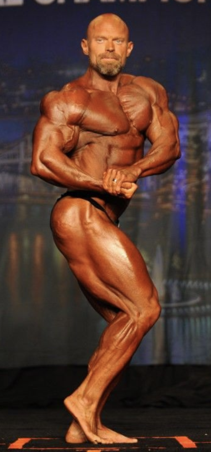 Jeff Later, side chest